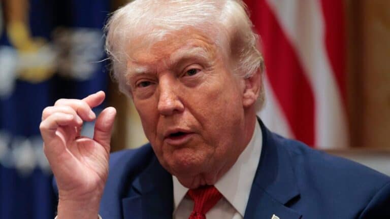 Trump Says He’ll Sign Order to Pay TSA – Latest Technology News & Trends