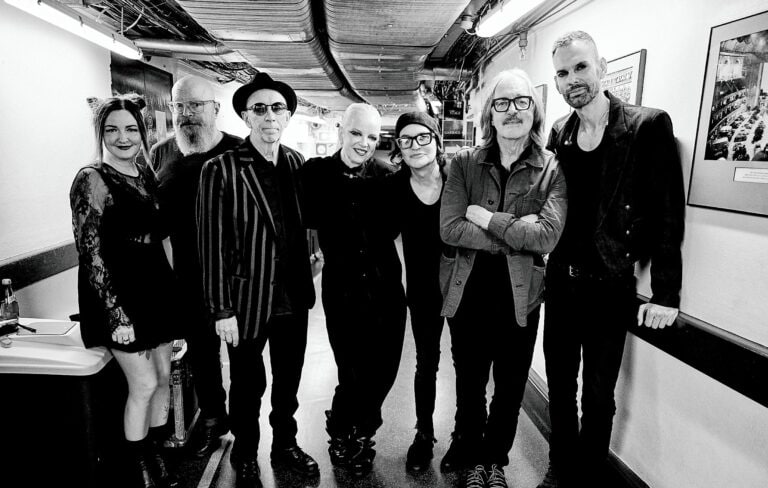 Garbage cover The Cure and Placebo roll out fan favourites for Robert Smith’s Teenage Cancer Trust gigs at Royal Albert Hall – Celebrity & Entertainment News