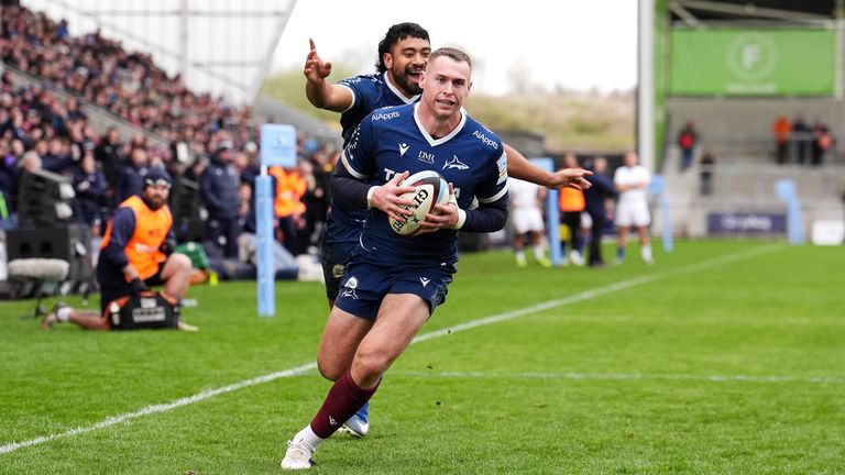 Sale Sharks' Tom Roebuck scores a try