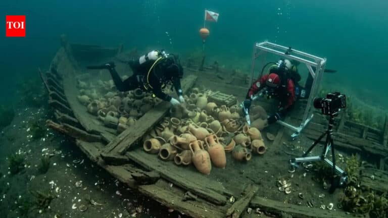 A 2,000-year-old Roman Shipwreck was discovered in Lake Neuchâtel in Switzerland | World News-Breaking News, Latest Updates