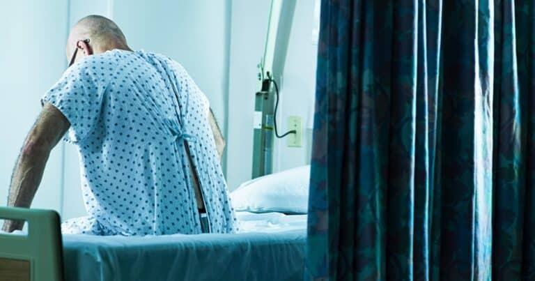 Medicaid cuts threaten hundreds of hospitals, new report finds-Breaking News, Latest Updates
