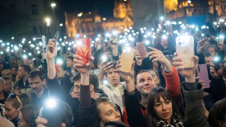 A youth-led push for change threatens Orbán’s 16-year rule in Hungary’s elections-Breaking News, Latest Updates