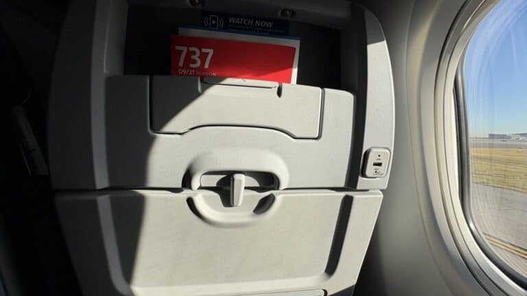 American Airlines is considering bringing back seatback screens – Business News, Markets & Economy