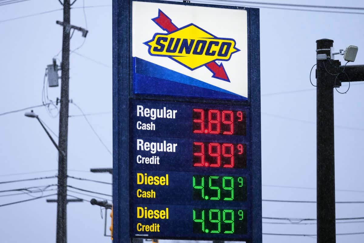 As fuel prices rise, US lawmakers push to suspend the federal gas tax – Breaking News, Latest Updates