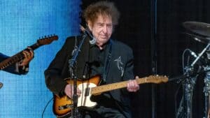 Bob Dylan Baffles Fans With Patreon Offering Up Faux Vintage Letters – Celebrity & Entertainment News