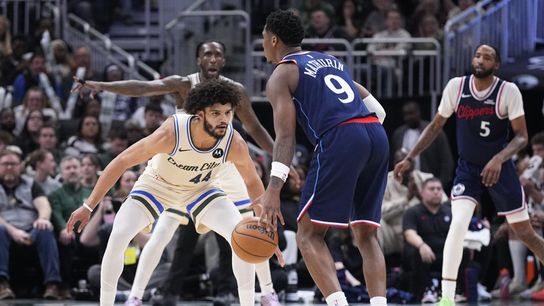 Clippers Roll Past Bucks for Fifth Straight Win Behind An All-Around Effort | Latest Sports News