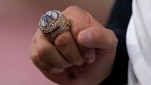 Dodgers receive World Series jewelry to mark back-to-back titles | Latest Sports News