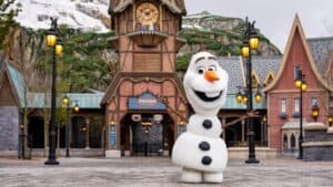 How Walt Disney Imagineers Brought ‘Frozen’ to at Disneyland Paris – Celebrity & Entertainment News