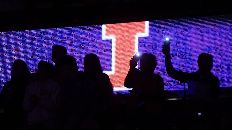Illinois curbs alcohol sales Saturday with Final Four at stake | Latest Sports News