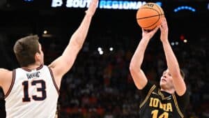 Men’s March Madness live tracker: Updates on Illinois-Iowa, Saturday’s Elite Eight | Latest Sports News