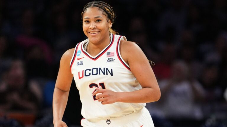 No. 1 UConn women ride 2nd-half surge past UNC, into Elite 8 | Latest Sports News