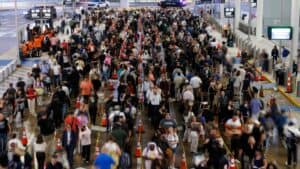 Pricy airfare, airport chaos test travelers – Business News, Markets & Economy