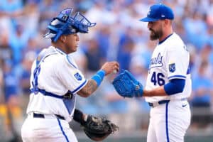 Royals use rare long ball to defeat the Twins | Latest Sports News