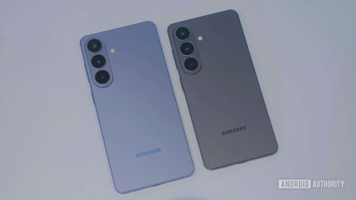Samsung Galaxy S26 Plus Cobalt Violet vs Galaxy S26 Sky Blue