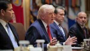 Trump says he will sign an executive order to ‘immediately pay’ TSA agents – Business News, Markets & Economy