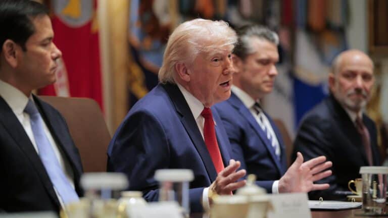 Trump says he will sign an executive order to ‘immediately pay’ TSA agents – Business News, Markets & Economy