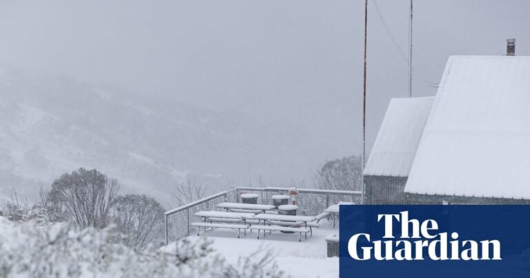Wild autumn weather delivers snow, storms and power cuts to eastern Australia | Australia weather – Breaking News, Latest Updates