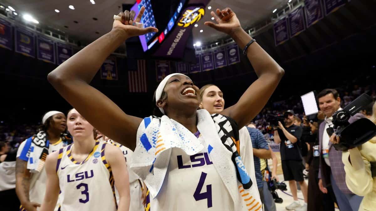 Women’s March Madness 2026: Previews, live updates, analysis from Friday’s Sweet 16 | Latest Sports News