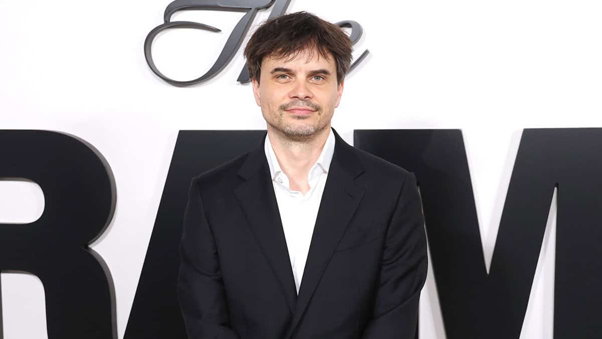 ‘Drama’ Director’s Essay on Age-Gap Romance Sparks Controversy – Celebrity & Entertainment News