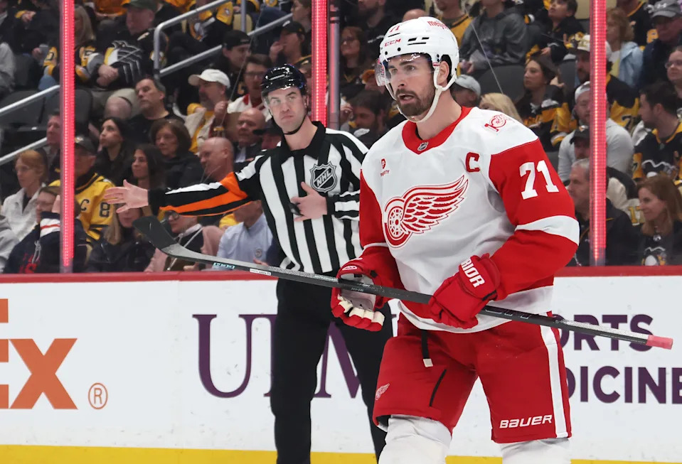 Detroit Red Wings center Dylan Larkin (71) celebrates his power play goal against the Pittsburgh Penguins during the second period at PPG Paints Arena in Pittsburgh on Tuesday, March 31, 2026.