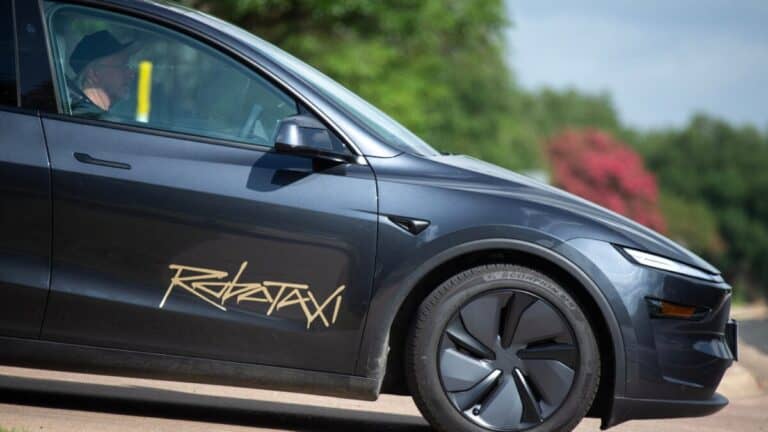 Tesla Goes Ahead and Admits Its Robotaxis Are Sometimes Fully Human-Controlled – Latest Technology News & Trends