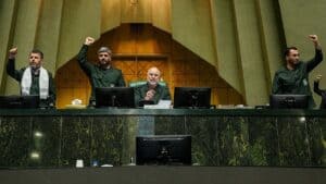 Rubio says Iran fractures as moderates risk being labeled traitors-Breaking News, Latest Updates