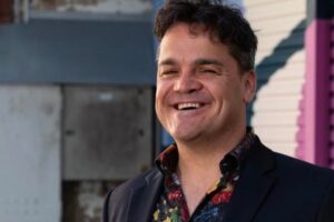 QMusic CEO Kris Stewart Steps Down After Five Years – Celebrity & Entertainment News