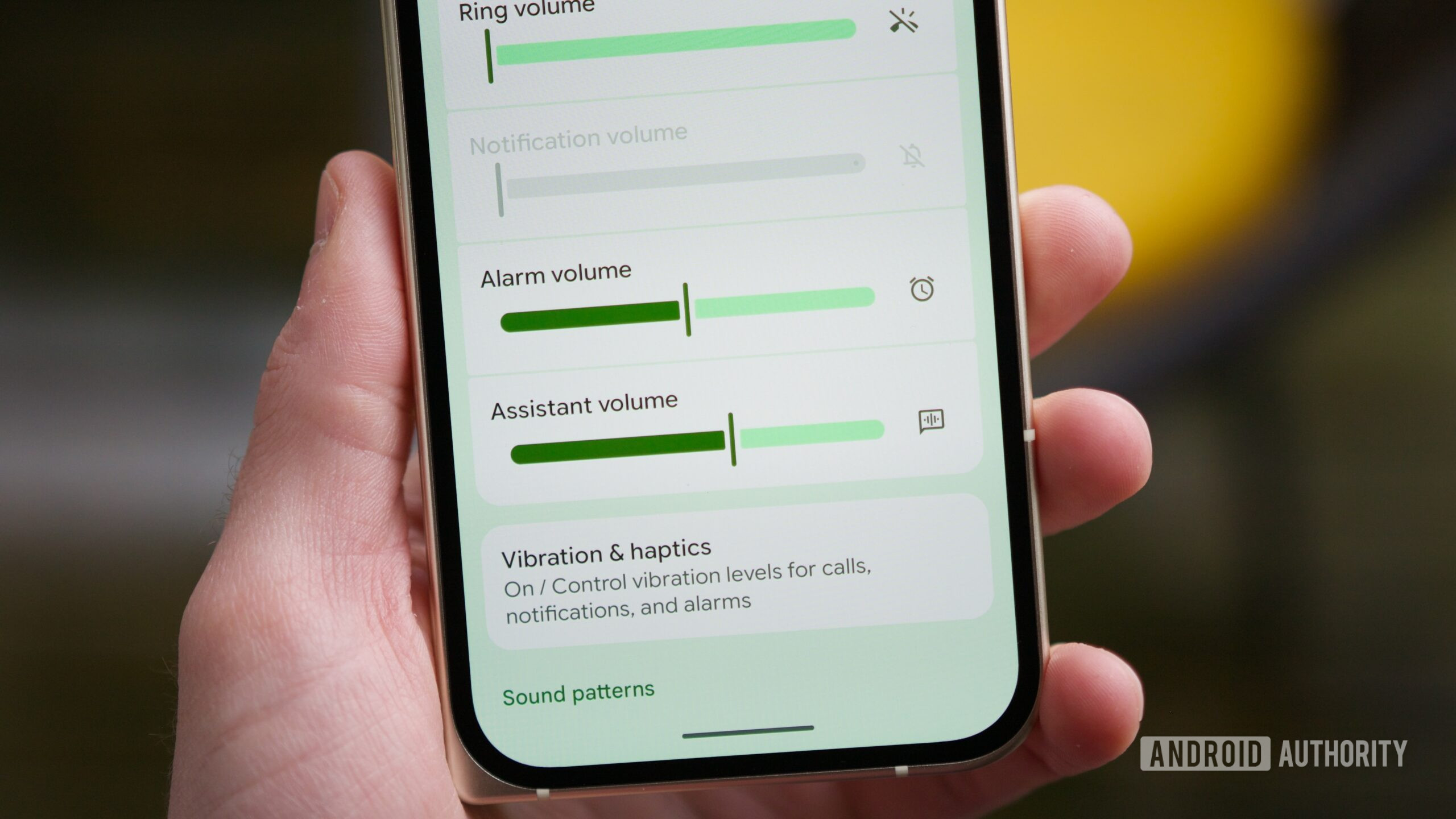 Assistant volume slider in android 17 Beta 3.