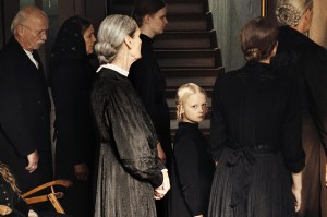 SOUND OF FALLING, (aka IN DIE SONNE SCHAUEN), Hanna Heckt (center), 2025. © MUBI / Courtesy Everett Collection