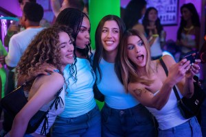 ROOMMATES, from left: Jaya Harper, Bella Murphy, Sadie Sandler, Chloe East, 2026. © Netflix /Courtesy Everett Collection