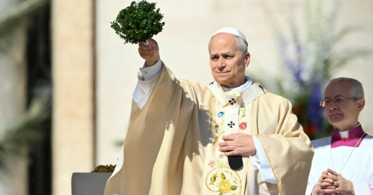Pope Leo Celebrates Historic First Easter as Pontiff-Breaking News, Latest Updates