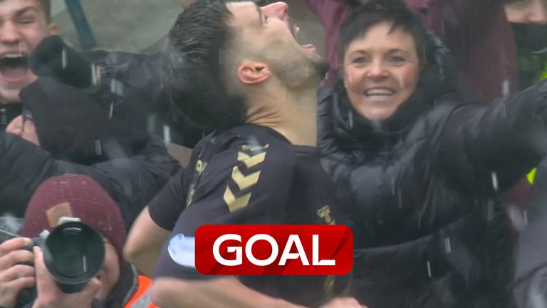 Hearts 2-1