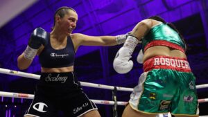 Ellie Scotney wins incredible battle with Mayelli Flores to become Britain’s youngest undisputed world champion | Boxing News | Latest Sports News