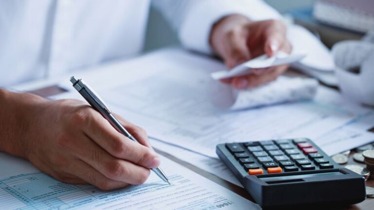 Opinion: Why millionaires like us want to pay more in taxes-Breaking News, Latest Updates