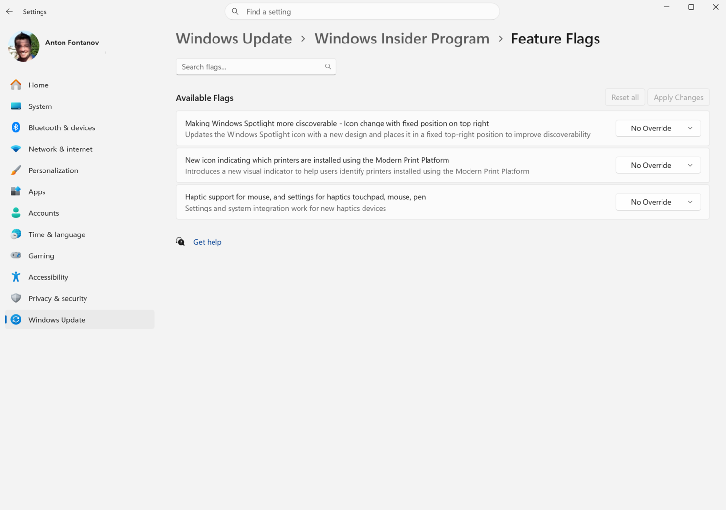 Windows Insider Program options menus.