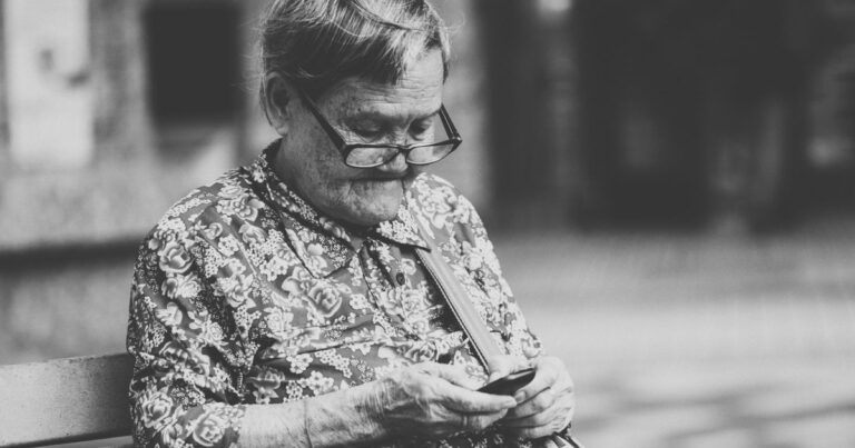 Social media is robbing your time, even in the ripe retirement phase – Latest Technology News & Trends
