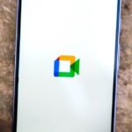 Google Meet on Android Auto arrives, blocks work accounts – Latest Technology News & Trends