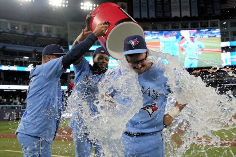 Better late than never: Jays hang on to beat Ohtani and Dodgers 4-3 | Latest Sports News
