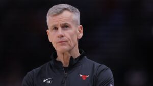 Bulls’ Reinsdorf says next GM must be sold on Donovan as coach | Latest Sports News