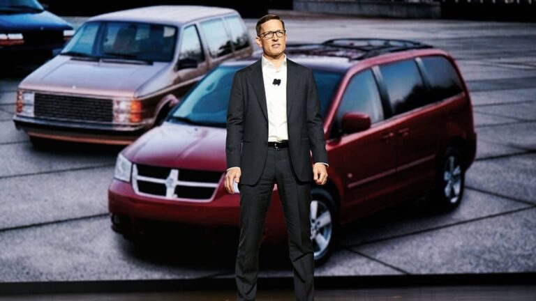 Chrysler CEO touts minivan ‘resurgence’ but stays quiet on plans – Business News, Markets & Economy