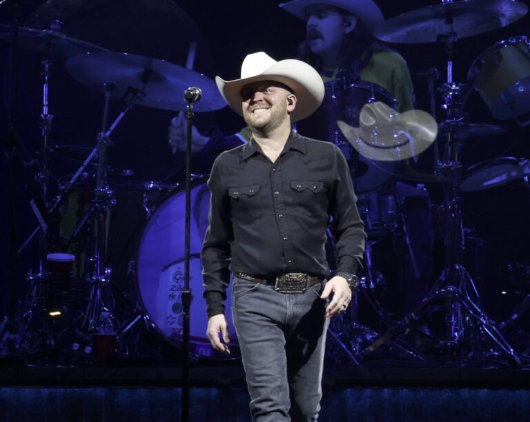 Country Songs That Took a Year to Hit No. 1 on Country Airplay Chart – Celebrity & Entertainment News