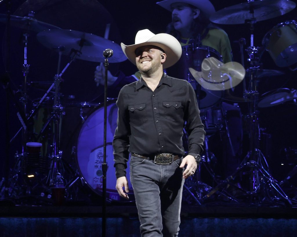 Country Songs That Took a Year to Hit No. 1 on Country Airplay Chart – Celebrity & Entertainment News
