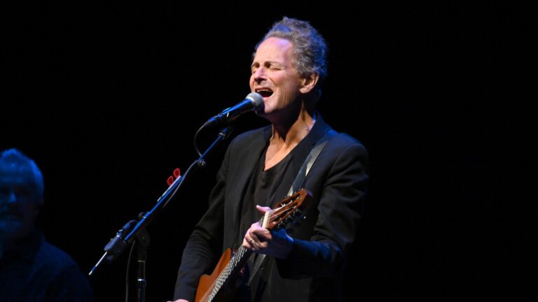 Fleetwood Mac Guitarist Lindsey Buckingham’s Alleged Stalker Arrested – Celebrity & Entertainment News