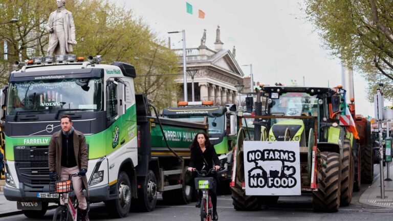 Fuel protests have Ireland’s government facing possible no-confidence vote : NPR-Breaking News, Latest Updates