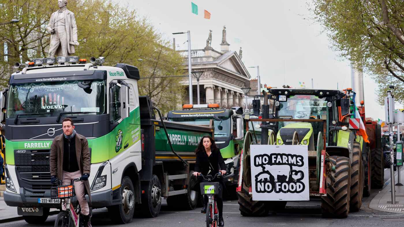 Fuel protests have Ireland’s government facing possible no-confidence vote : NPR-Breaking News, Latest Updates