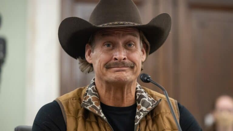 Helicopter Pilots’ Suspensions Lifted Over Kid Rock Fly-By – Celebrity & Entertainment News