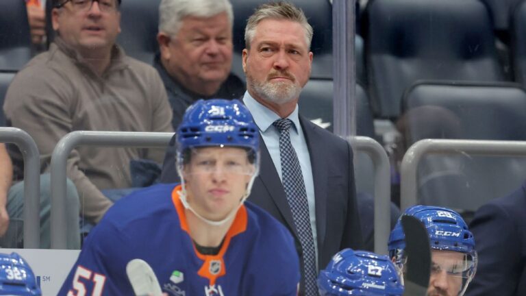 Islanders fire Patrick Roy, name Peter DeBoer replacement | Latest Sports News