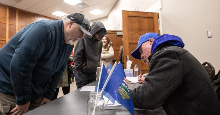 Judge orders temporary pause on Alberta separation referendum petition process-Breaking News, Latest Updates