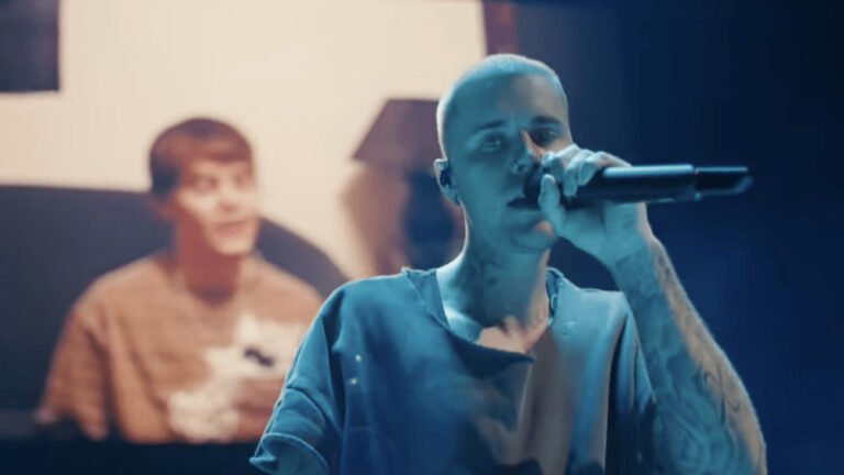 Justin Bieber Mixes ‘Swag’ Songs With YouTube Clips at Coachella – Celebrity & Entertainment News