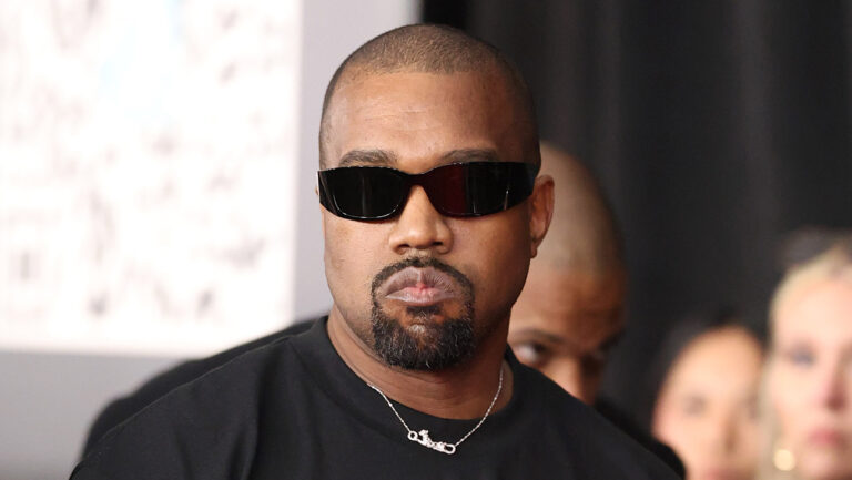 Kanye West Joined by Lauryn Hill, Travis Scott at Second SoFi Concert – Celebrity & Entertainment News